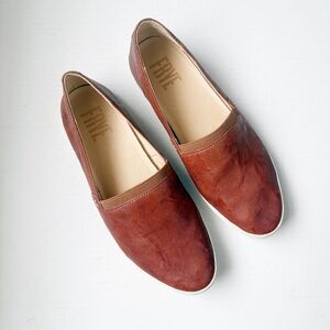 Frye Melanie Soft Leather Cognac Brown Flat Almond Toe Size 8